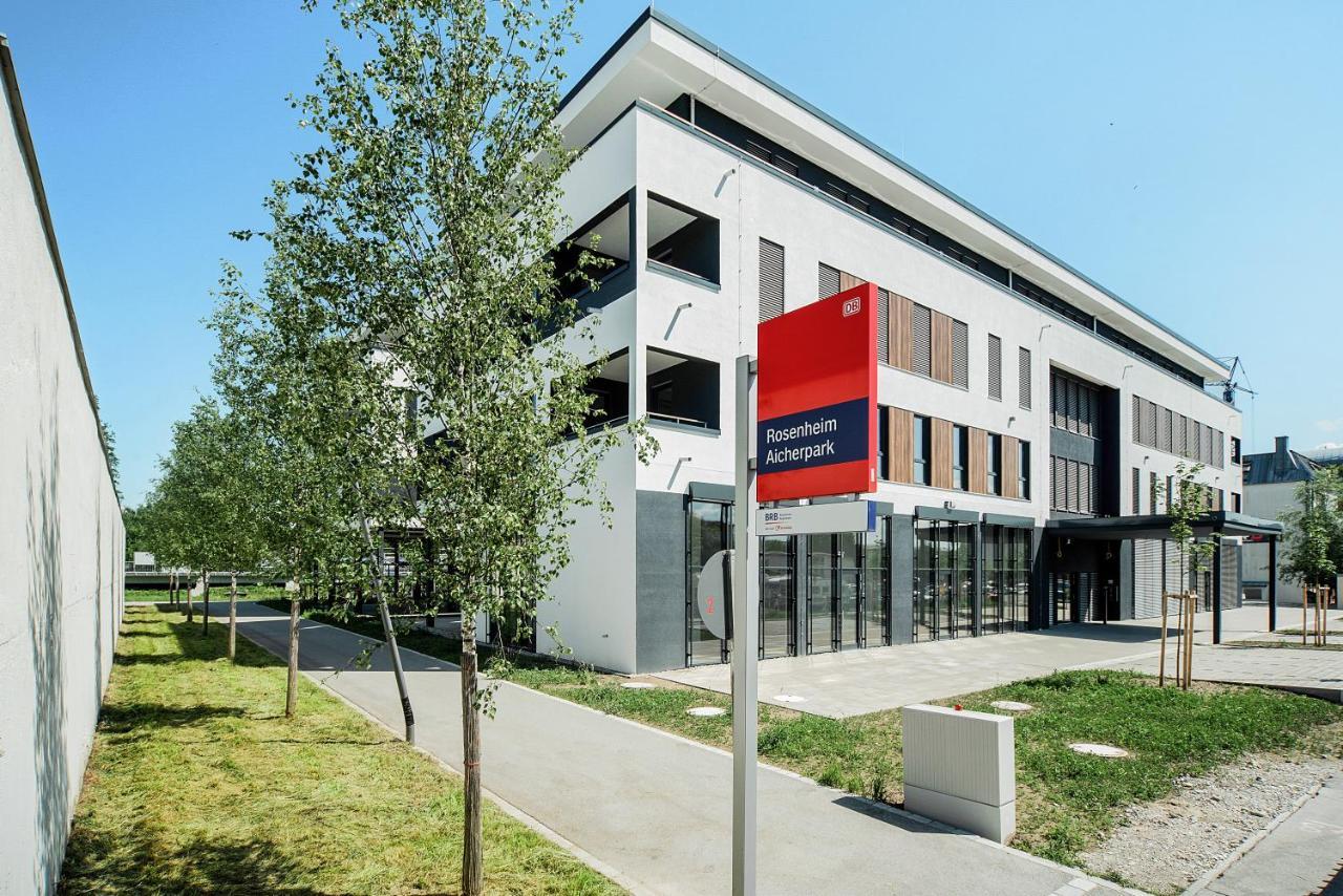 Bright: Rosenheim Aicherpark Exterior foto