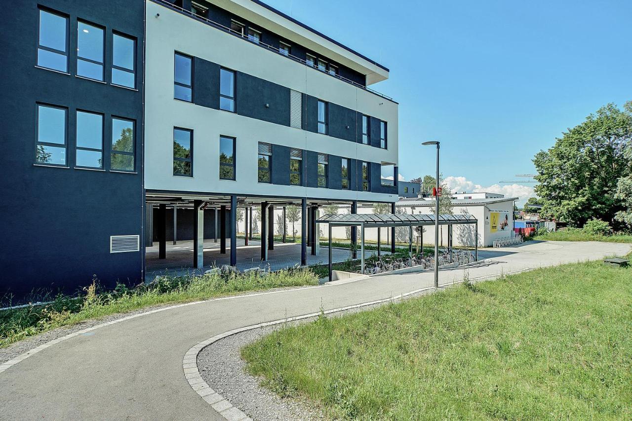Bright: Rosenheim Aicherpark Exterior foto
