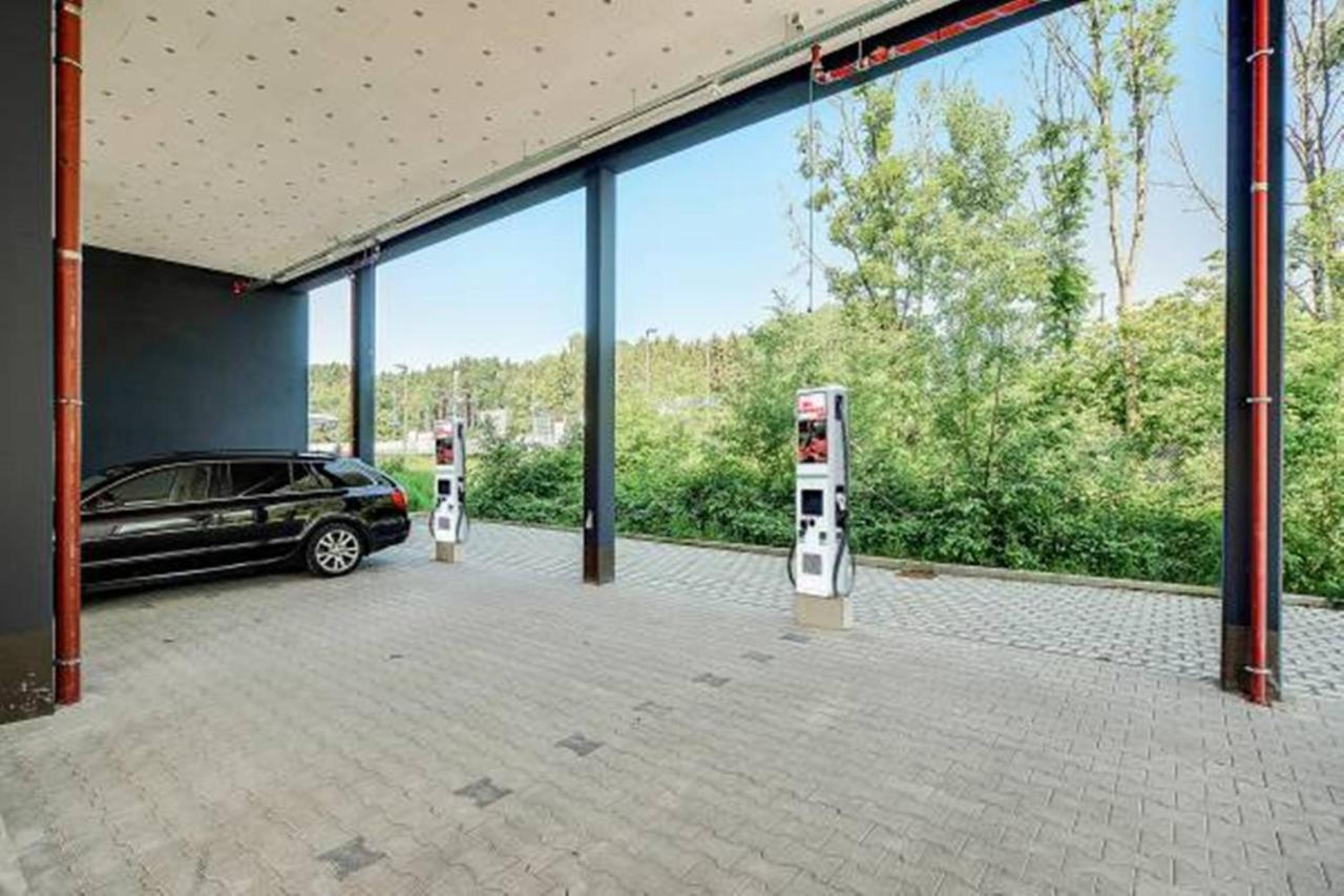 Bright: Rosenheim Aicherpark Exterior foto